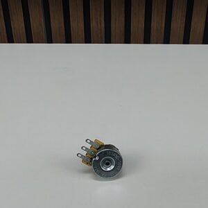 1 Potenciômetro pedal Logitech